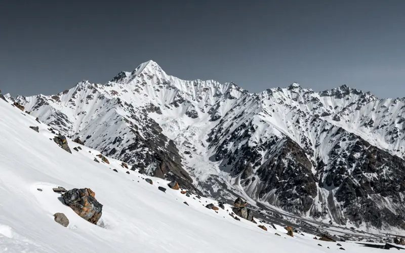 Snow ridge in the Himalayas
